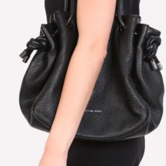 Micheal Kors, large leather tote - Picture 9 of 9